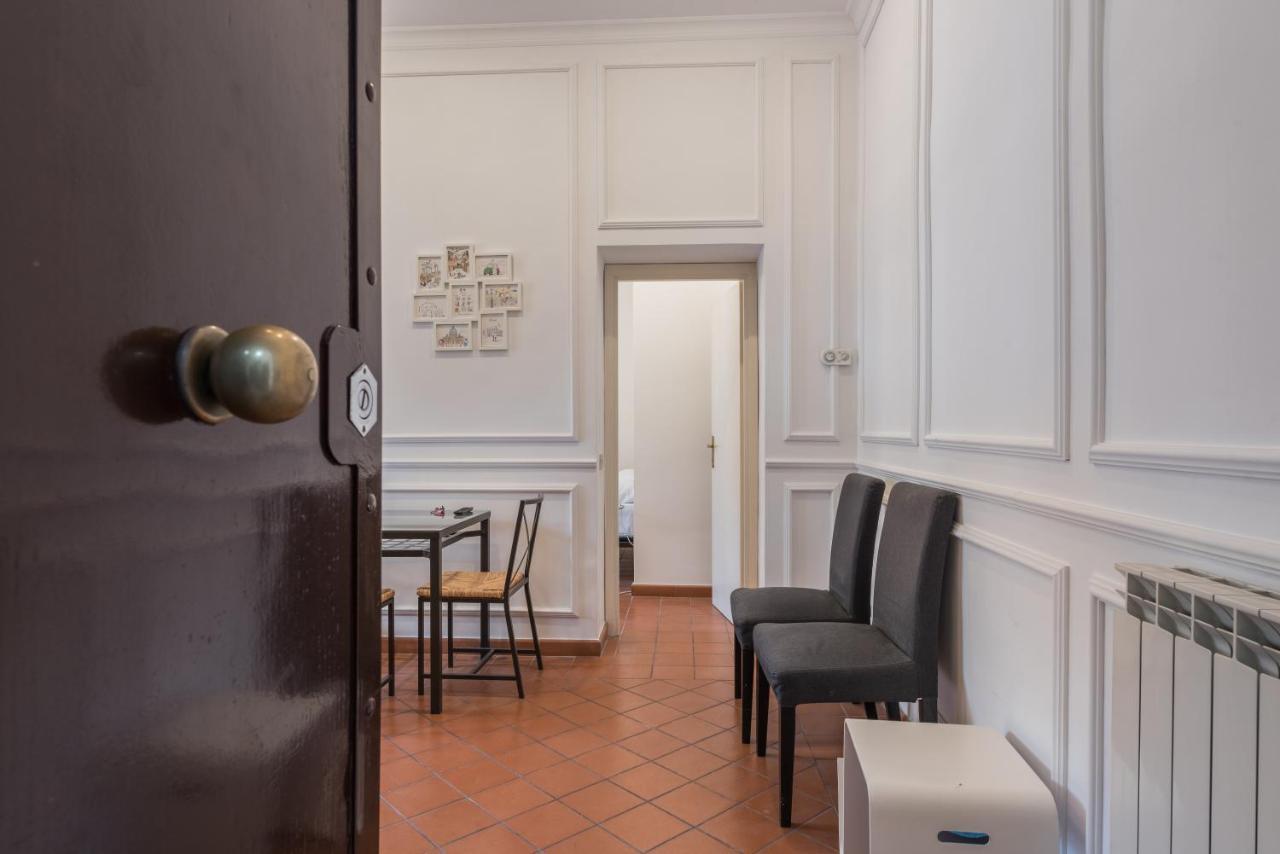 Joivy Trevi Fountain's Relais Rom